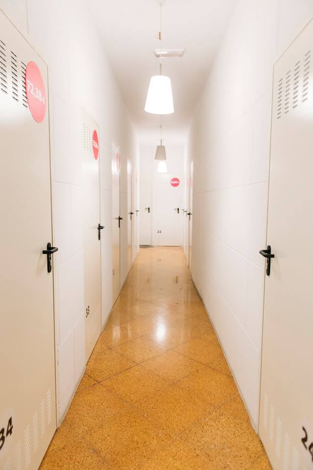 Pasillo trasteros- Trasteros y Espacios Puerta Real